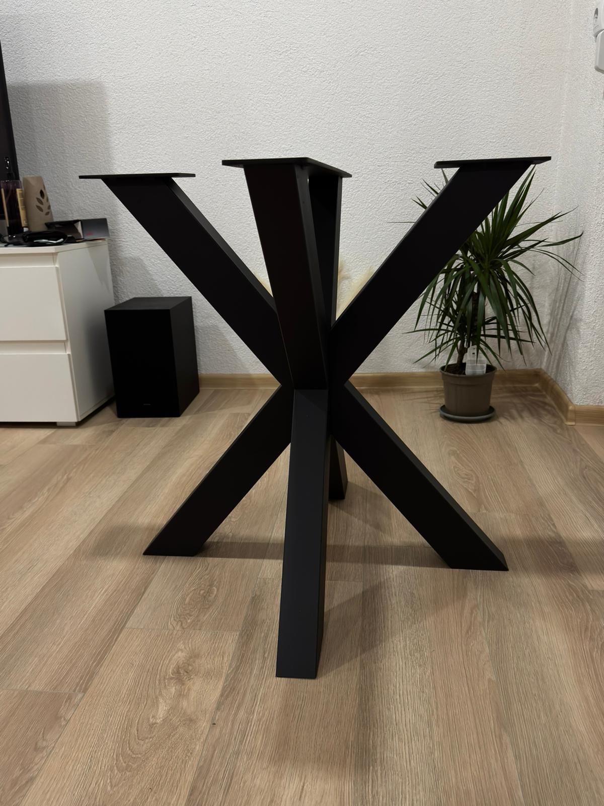 Naš vlastiti patent Cross X - premium čelične noge za stolove za luksuznu trpezariju